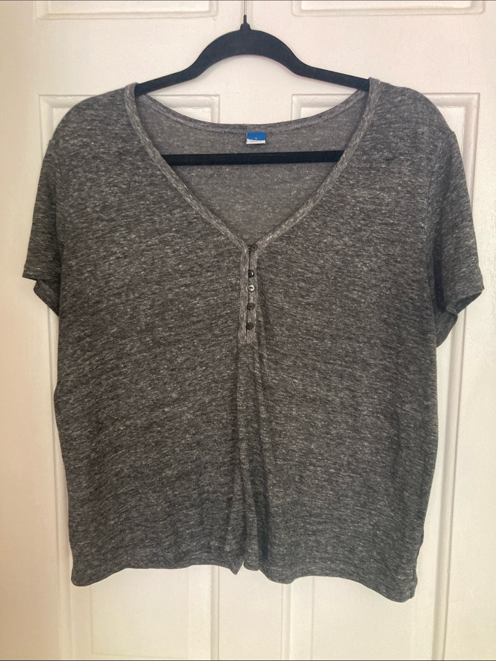 Old Navy Gray Short-Sleeve Henley Tee